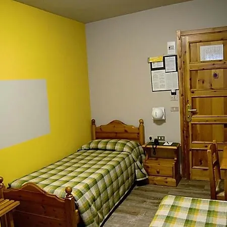 Отель Valdotain 3*