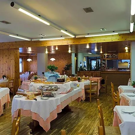 Отель Valdotain