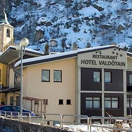 Отель Valdotain