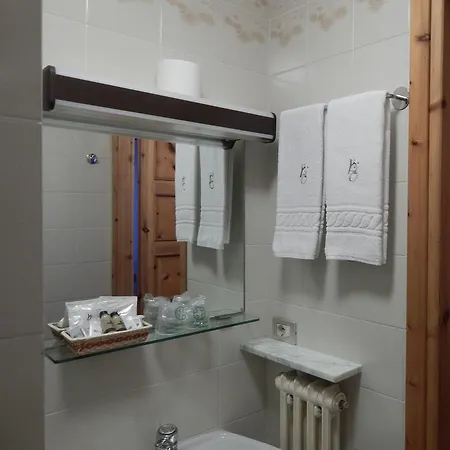 Отель Valdotain
